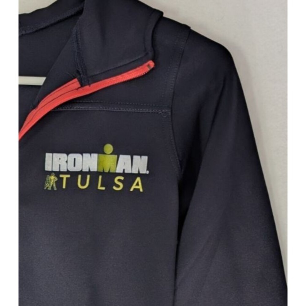 Ironman Tulsa Official Finishers Jacket Hoodie Full Zip Women's Large NWT Navy - Picture 3 of 7